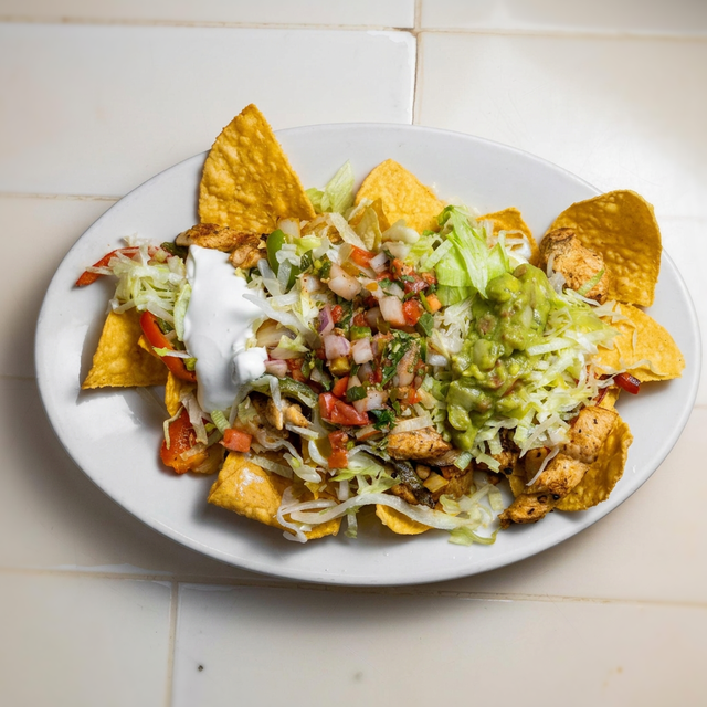 Supreme Nachos (Nachos Supremos).